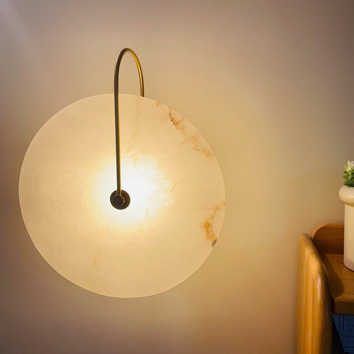 Alabastrová LED Nástěnná Lampa s Moderním Designem – Kulatý Tvar a Jemné Osvětlení, Ideální do Ložnice a Obývacího Pokoje 7
