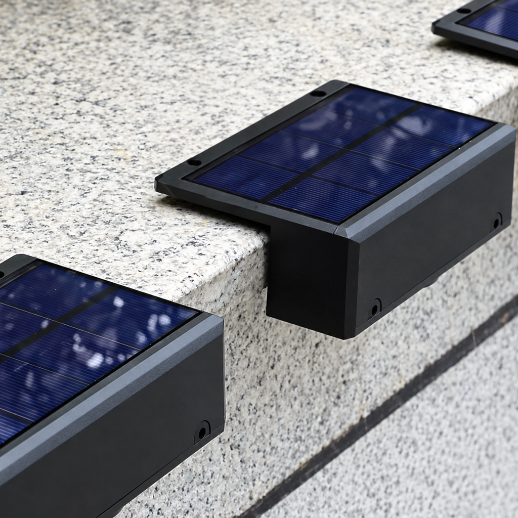 Solární Světlo s Automatickým Ovládáním a RGB Změnou Barev – IP65 Odolné pro Zahradu a Terasu