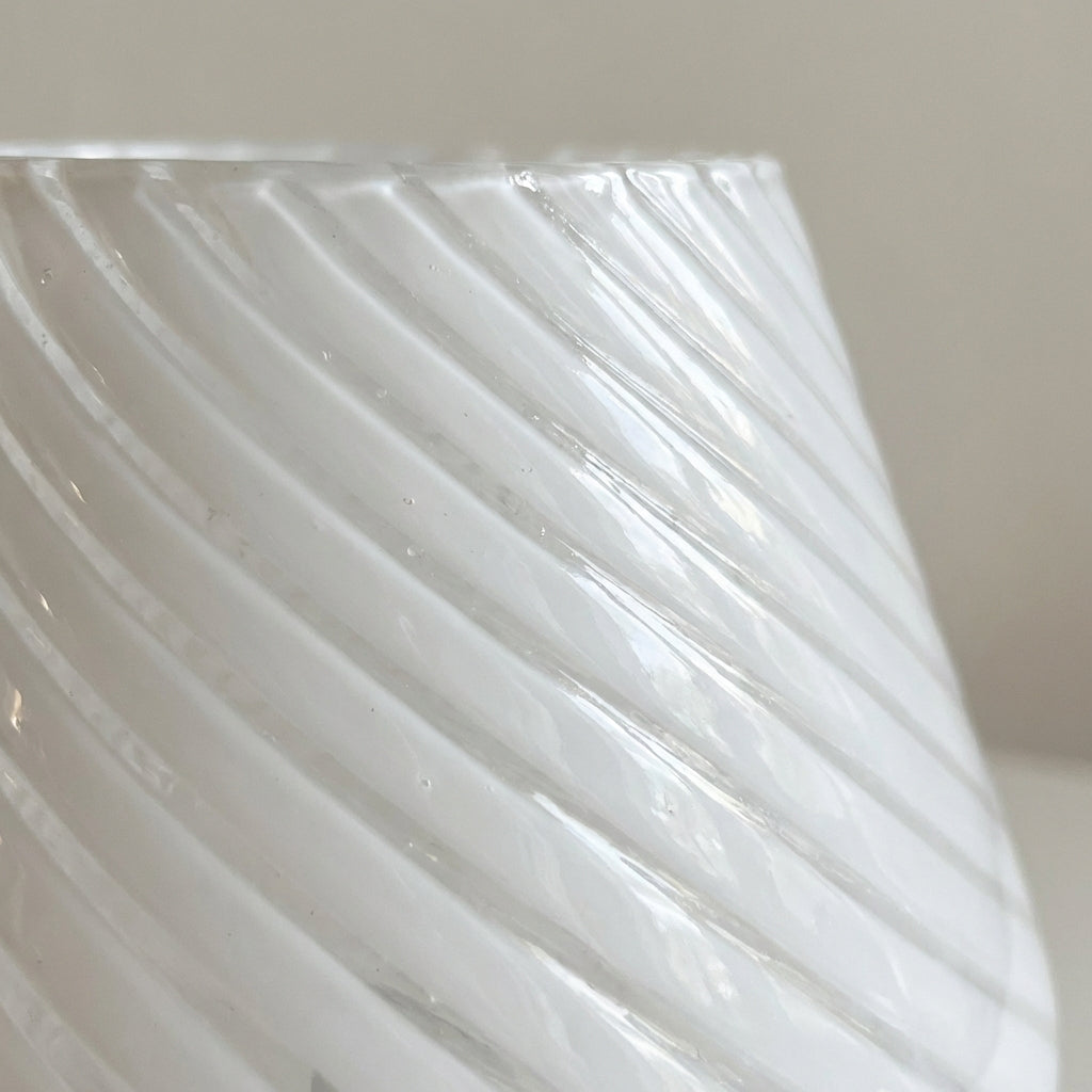 Akcentová Lampa s Ručně Vyrobeným Sklem Murano – Kompaktní Design pro Malé Prostory – Teplé Osvětlení 3