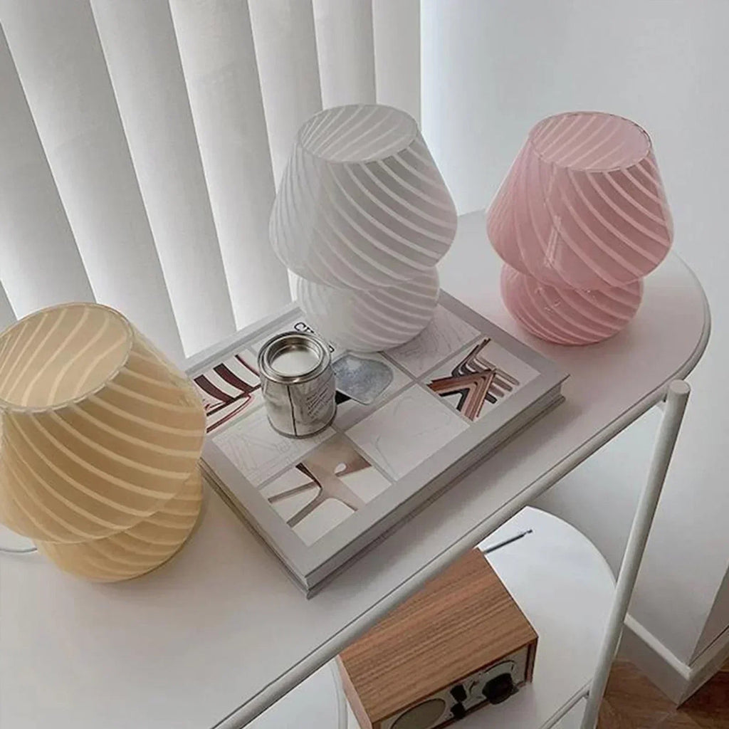 Akcentová Lampa s Ručně Vyrobeným Sklem Murano – Kompaktní Design pro Malé Prostory – Teplé Osvětlení 4