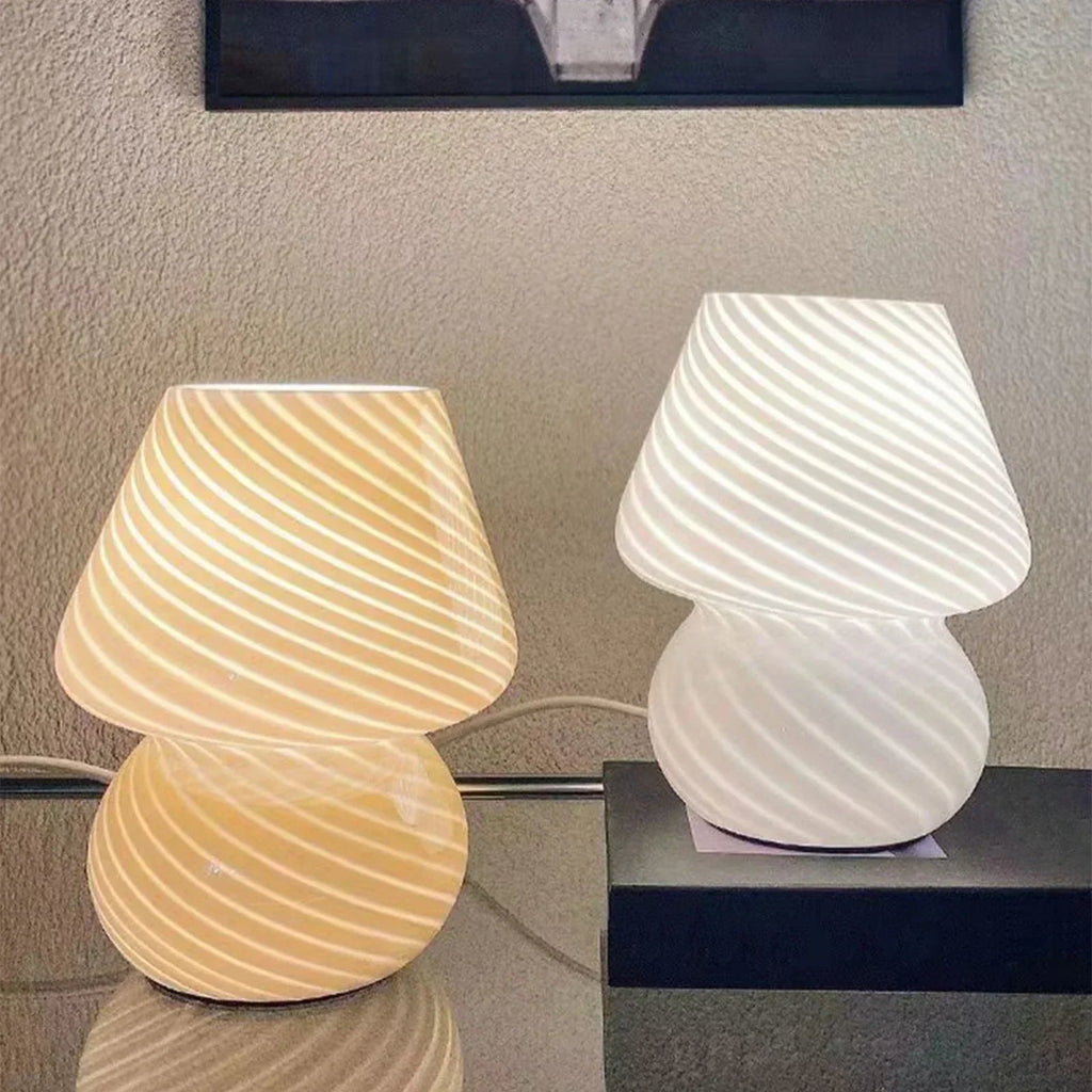 Akcentová Lampa s Ručně Vyrobeným Sklem Murano – Kompaktní Design pro Malé Prostory – Teplé Osvětlení 5