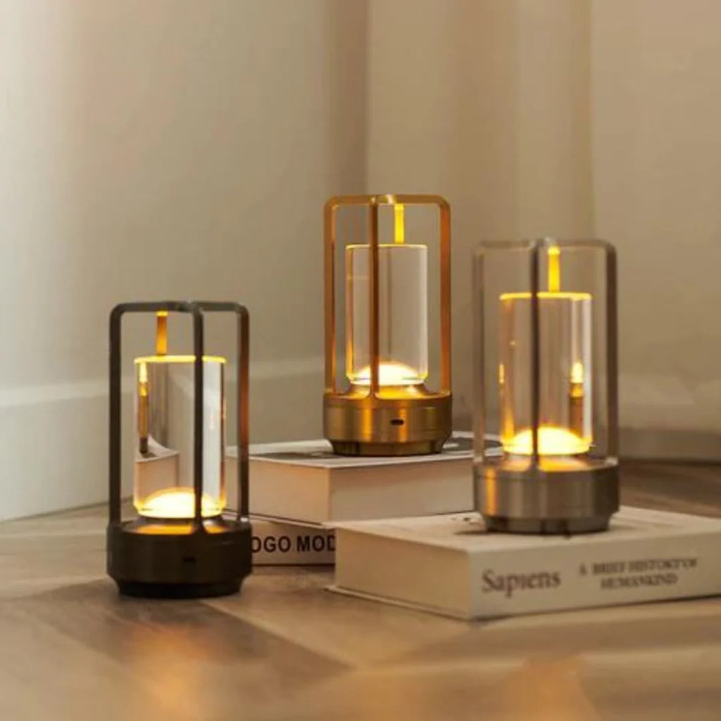 Bezdrátová LED stolní lampa s teplým bílým světlem a skandinávským designem, ideální pro 4