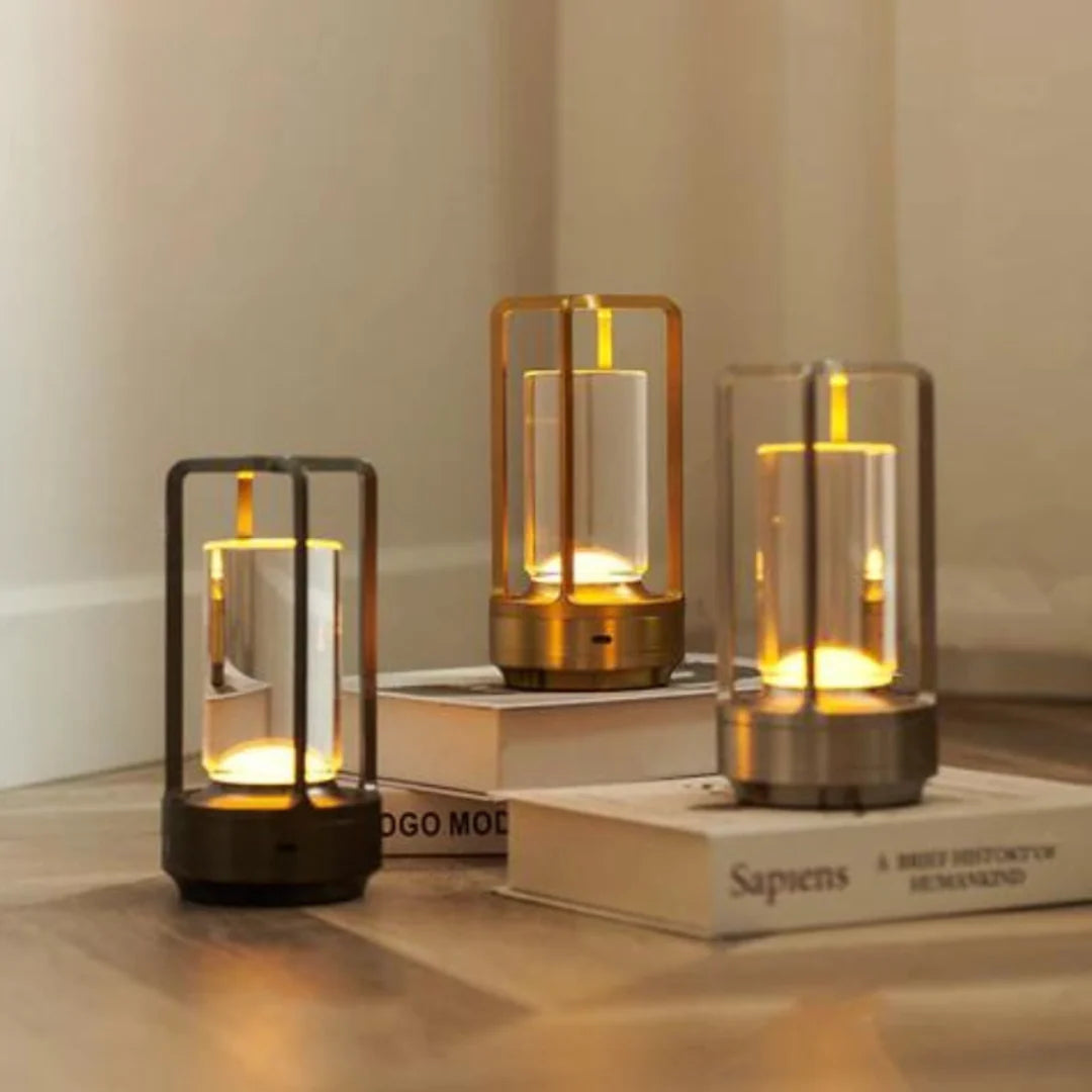Bezdrátová LED stolní lampa s teplým bílým světlem a skandinávským designem, ideální pro 4