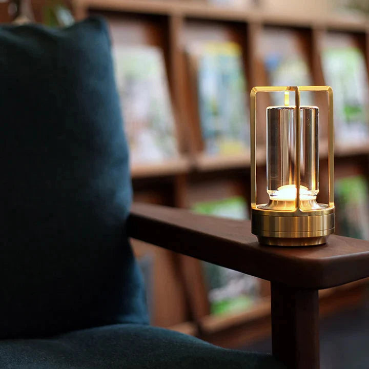 Bezdrátová LED stolní lampa s teplým bílým světlem a skandinávským designem, ideální pro 6