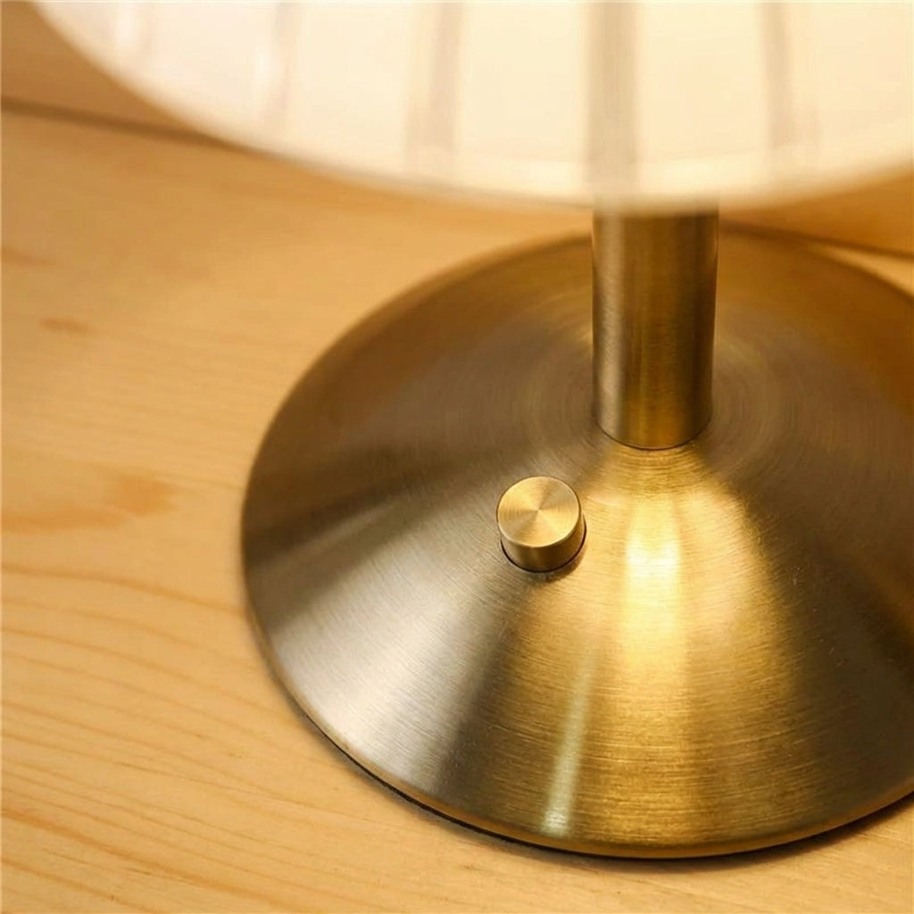 Bezdrátová LED stolní lampa s dotykovým senzorem a stmívatelným světlem – bezdrátový design inspirovaný křišťály 2