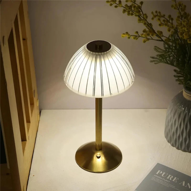 Bezdrátová LED stolní lampa s dotykovým senzorem a stmívatelným světlem – bezdrátový design inspirovaný křišťály 4