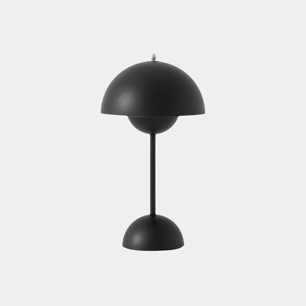 Bezdrátová stolní lampa s kopulovitým stínidlem a teplým světlem, ideální pro noční stole 1