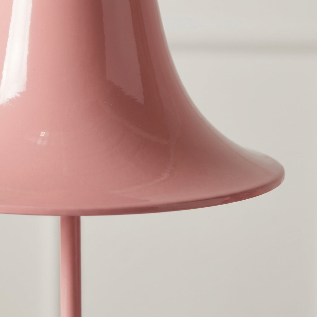 Bezdrátová stolní lampa s dotykovým ovládáním a nabíjením přes USB – moderní zvonkový design v černé barvě 3
