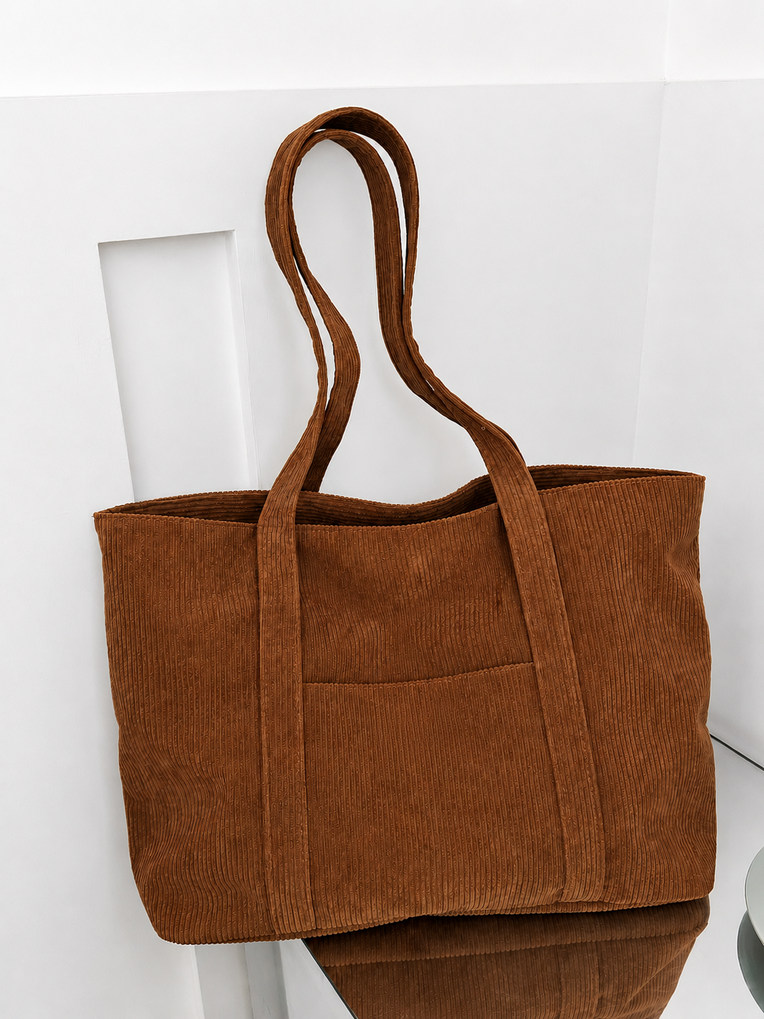 Kabelka Tote s Prostornými Přihrádkami a Měkkým Manšestrem – Retro Styl pro Každodenní Použití