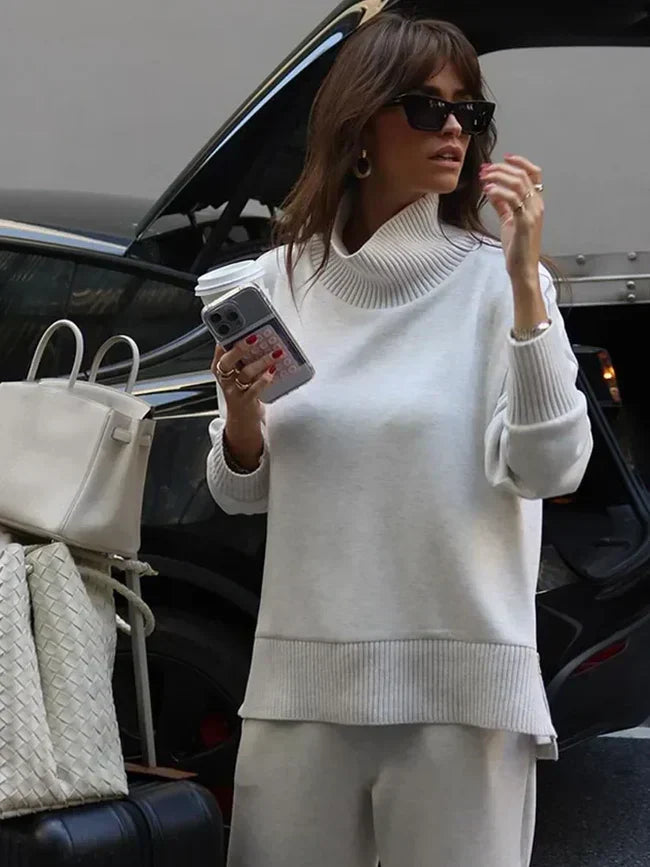 Dámská tepláková souprava s oversized topem a širokými kalhotami v moderním ležérním styl 5