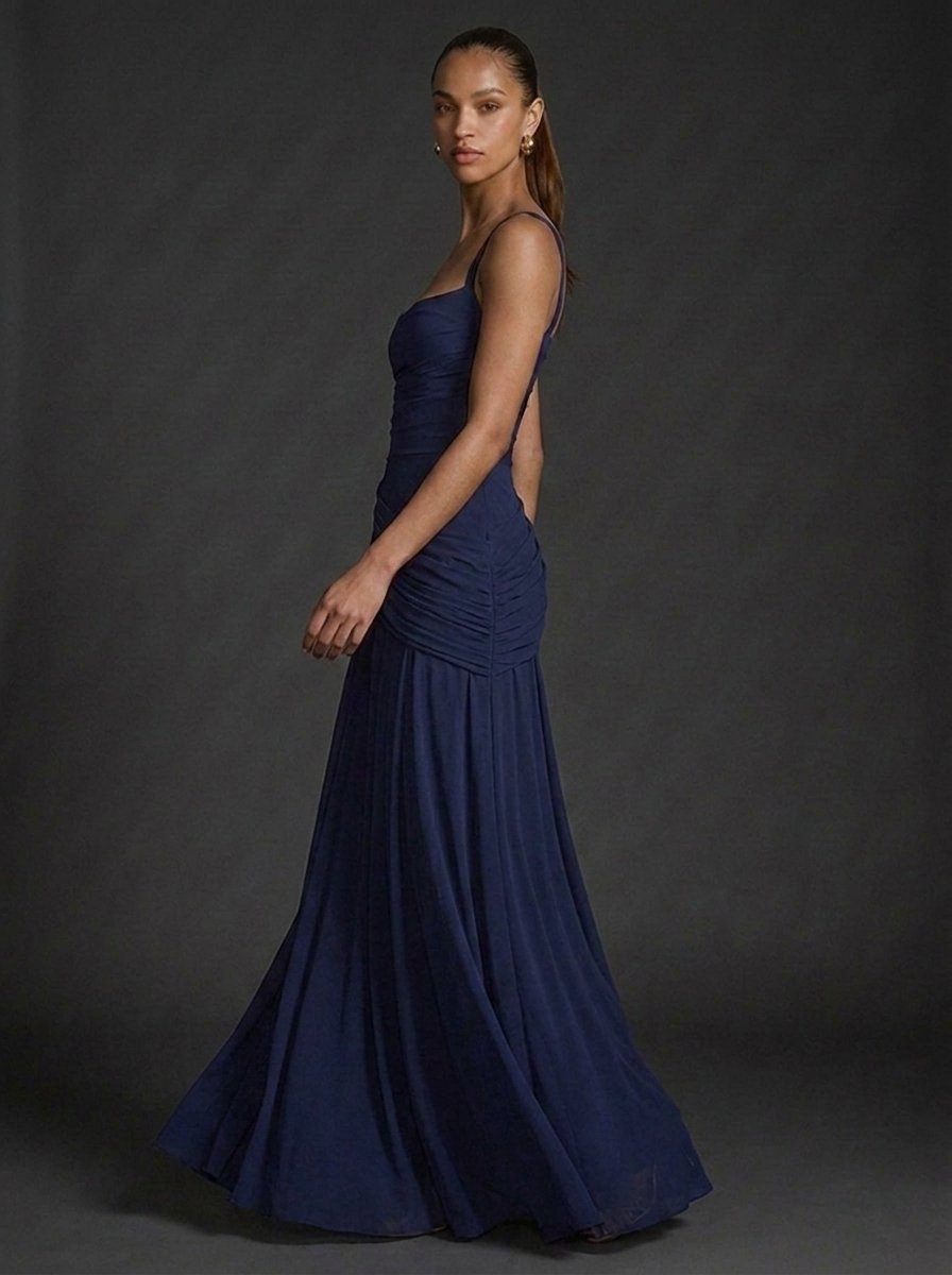 Dámské volánkové maxi šaty s hranatým výstřihem – elegantní svatební outfit 5