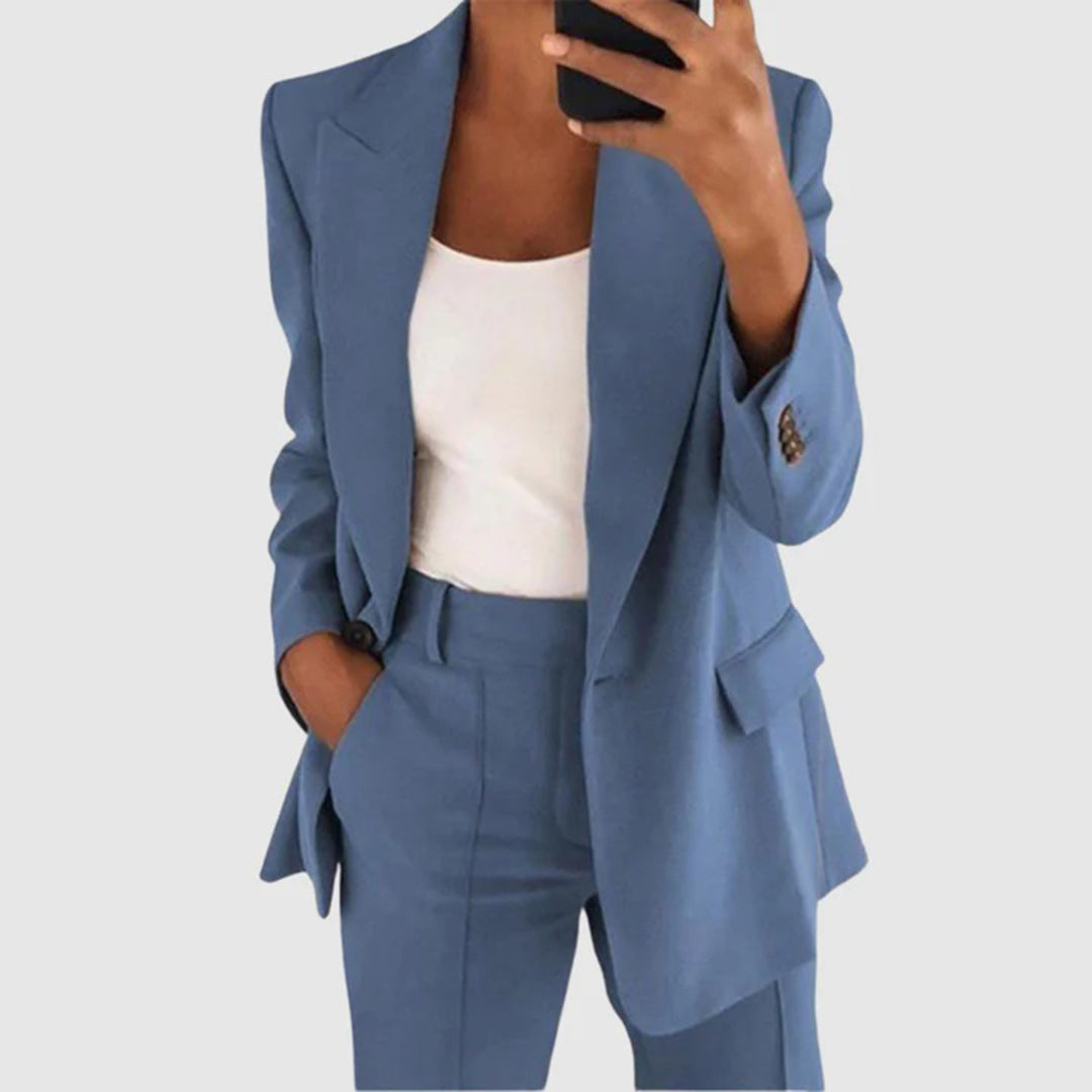 Dámský kostýmní set se sakem a kalhotami – elegantní dvoudílný outfit pro formální i neformální příležitosti 4
