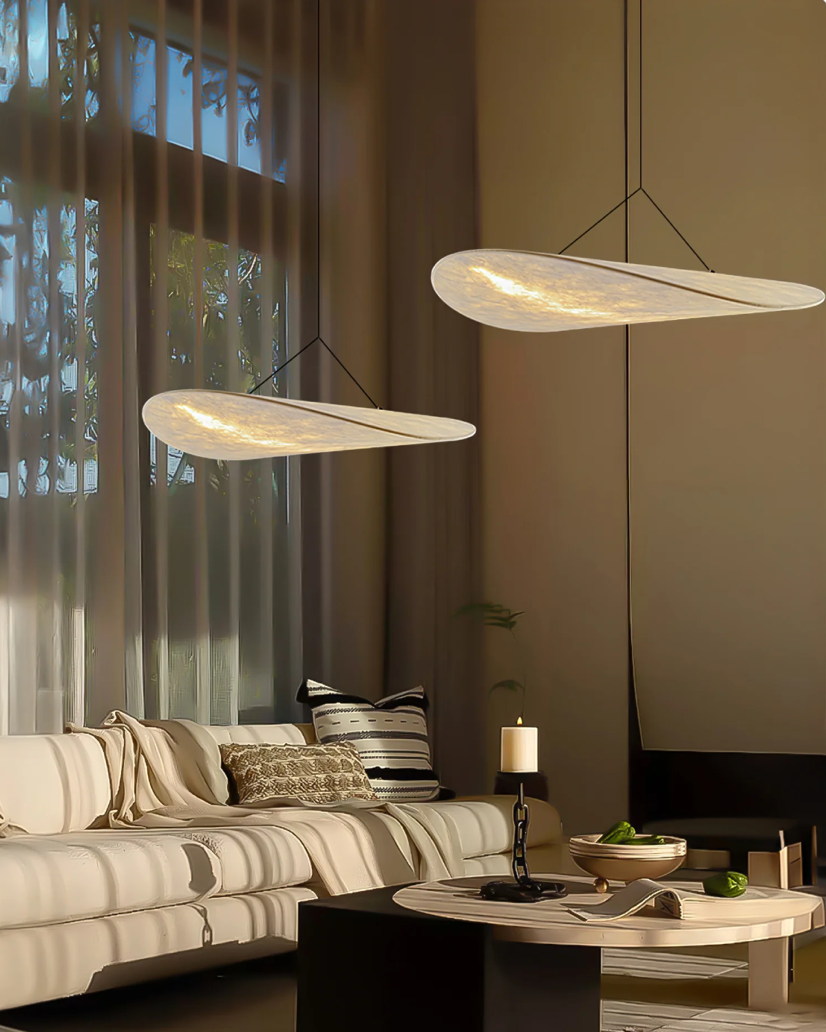 Decentní lampa Japandi s efektem světelného zatmění 1