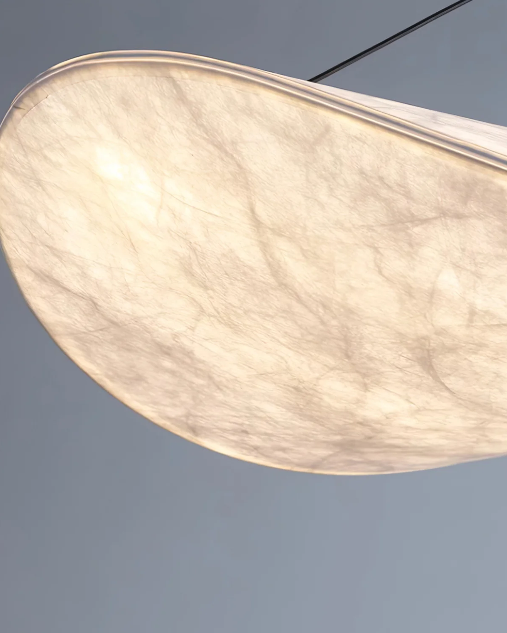 Decentní lampa Japandi s efektem světelného zatmění 6