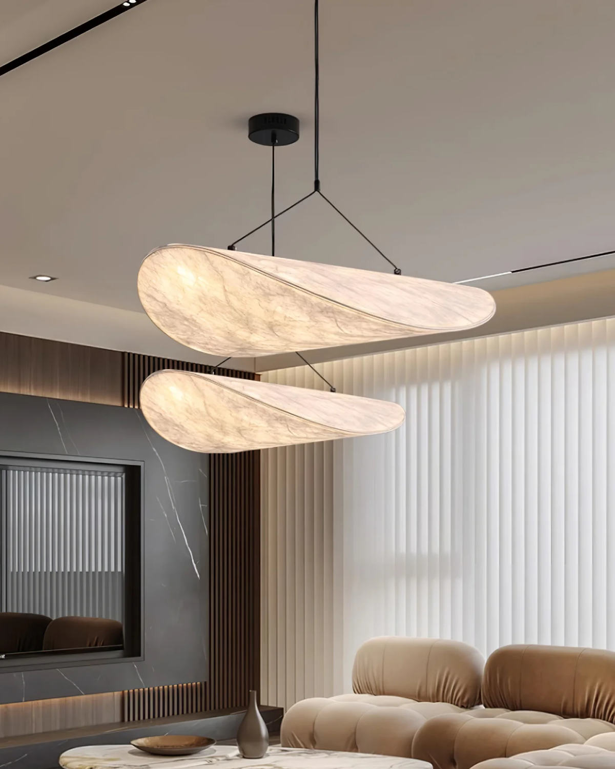 Decentní lampa Japandi s efektem světelného zatmění 8