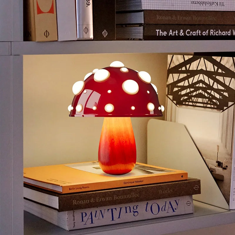 Designová LED lampa s unikátním designem 4