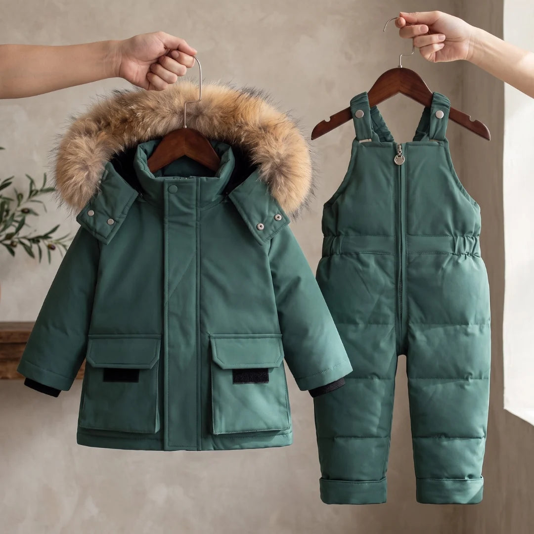 Dětská prošívaná bunda s kapucí, ideální pro zimní období, vyrobená z teplého polyester 9