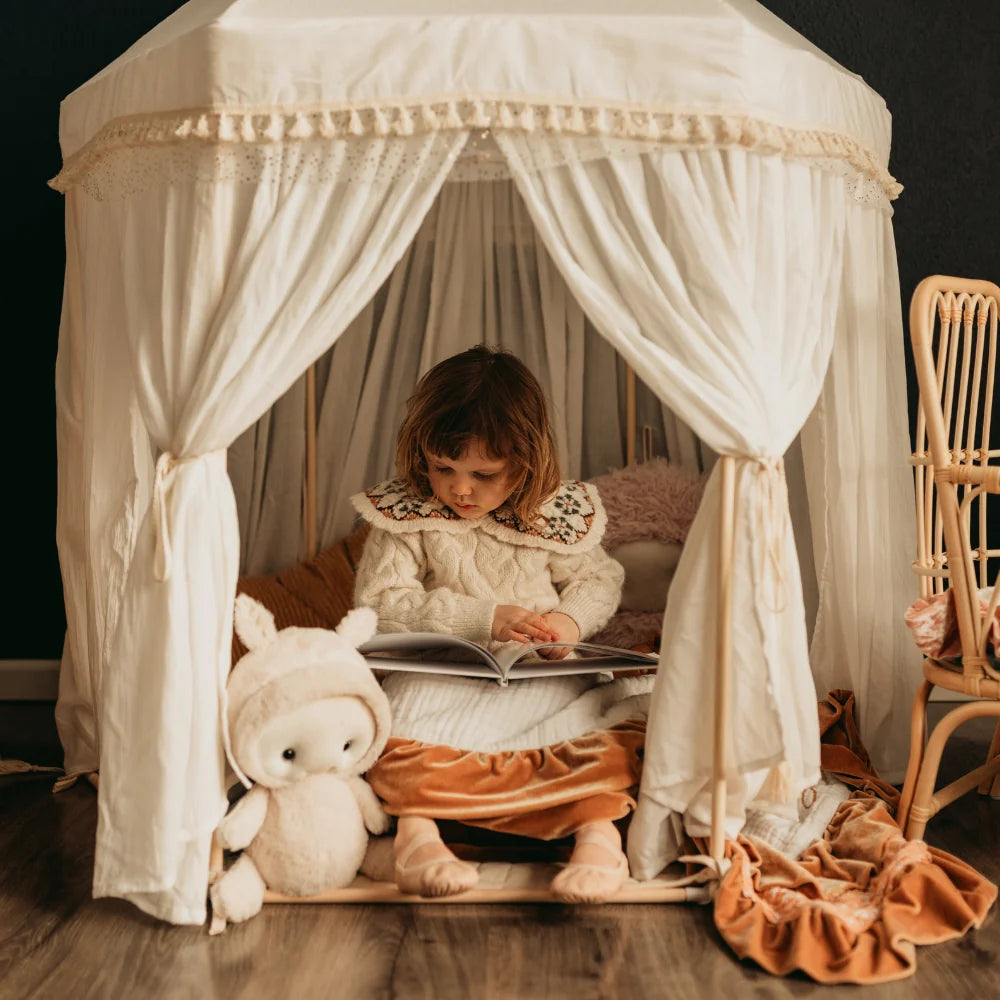 Dětský stan teepee s rolovacími stěnami a dřevěným rámem v boho stylu, vy 3