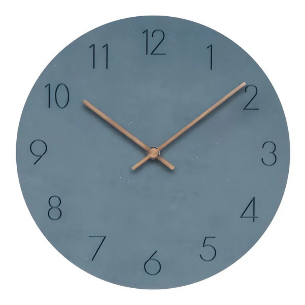 Dřevěné nástěnné hodiny s minimalistickým stylem a elegancí 0
