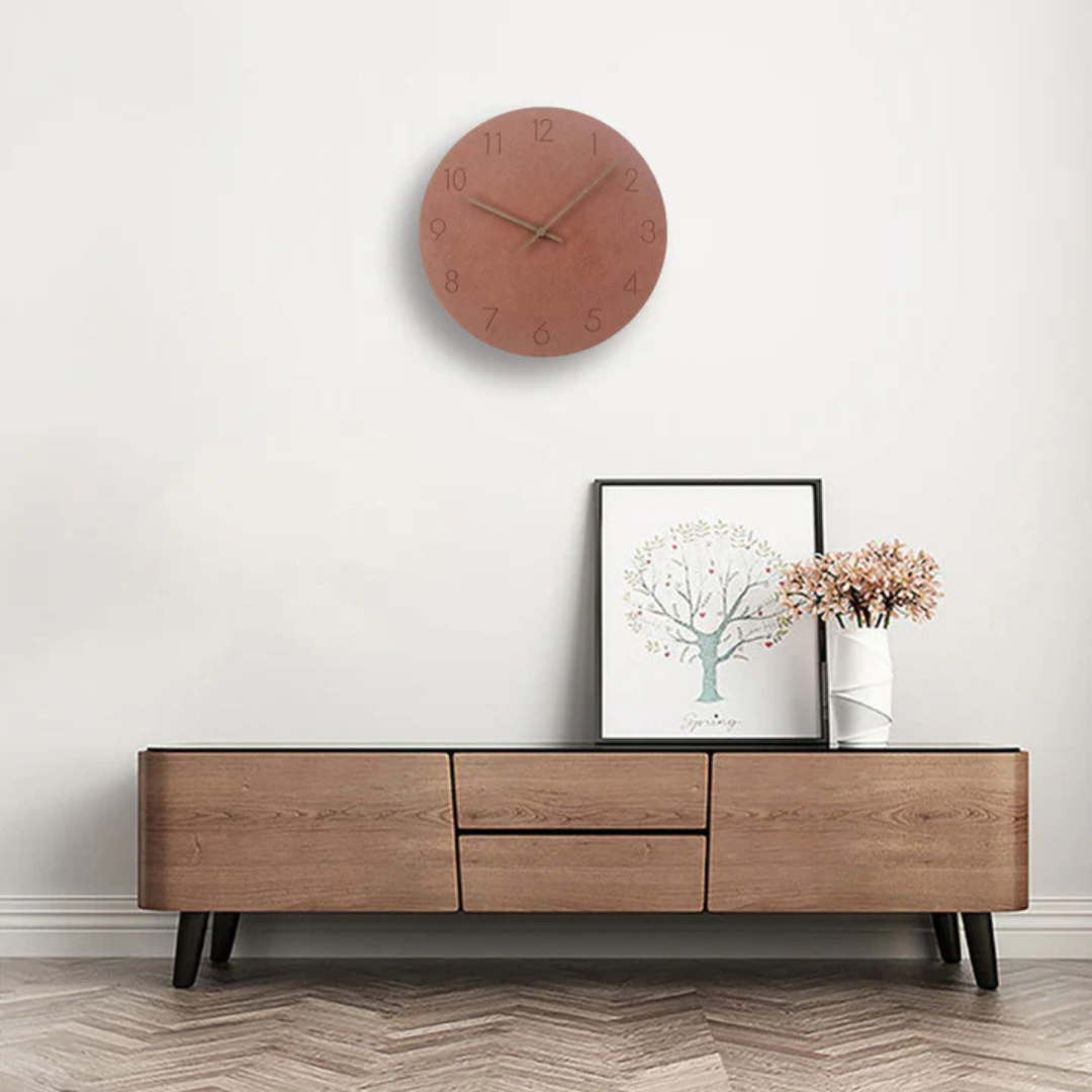Dřevěné nástěnné hodiny s minimalistickým stylem a elegancí 2