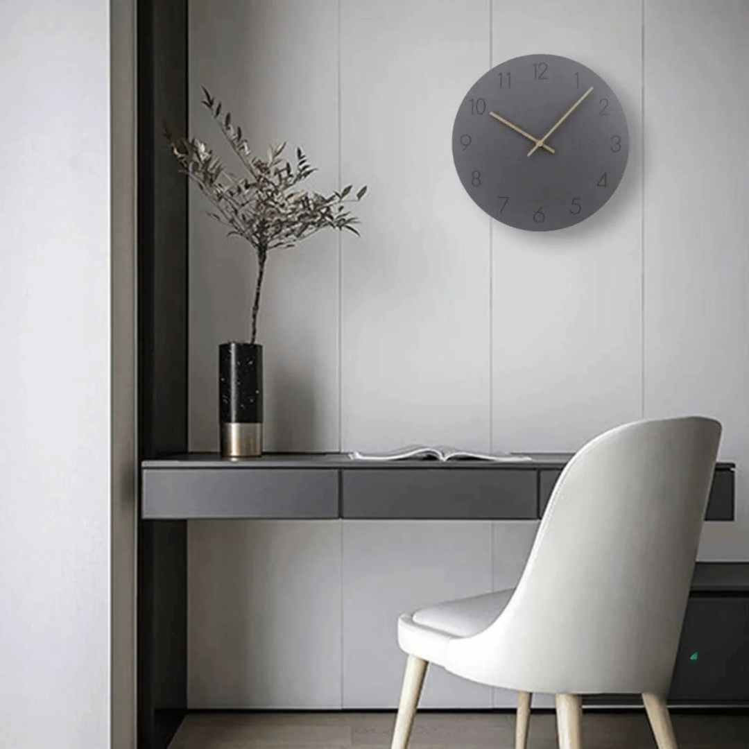 Dřevěné nástěnné hodiny s minimalistickým stylem a elegancí 4