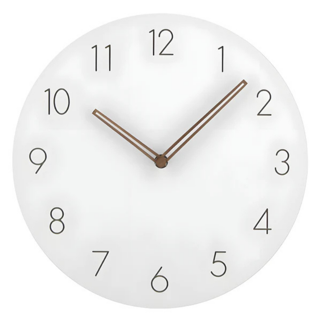 Dřevěné nástěnné hodiny s minimalistickým stylem a elegancí 9
