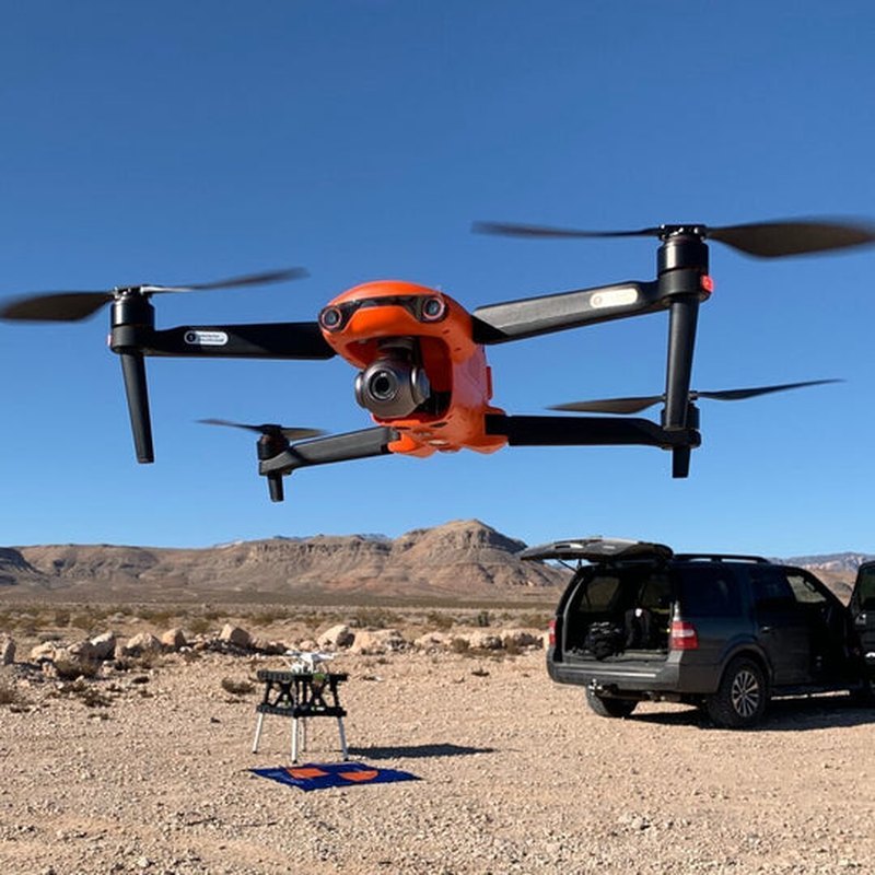 Dron s kamerou 4K UHD a dlouhou dobou letu – autonomní režim sledování pro fotografování a tichý let 2
