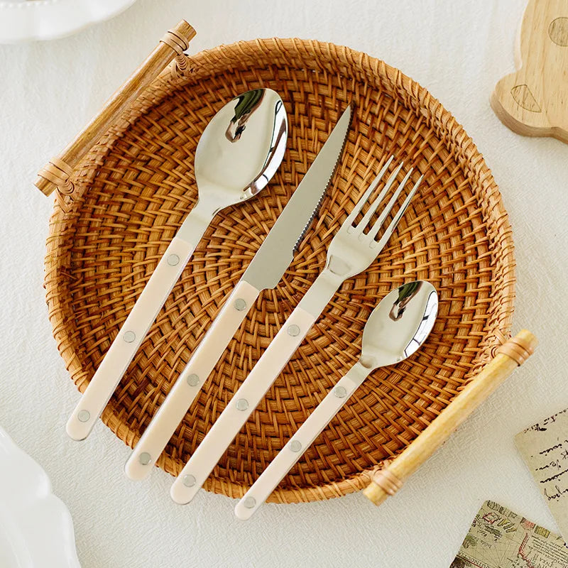 Elegantní 24dílná sada příborů z nerezové oceli pro 6 osob – sofistikovaný design pro každodenní použití i zvláštní příležitosti 2