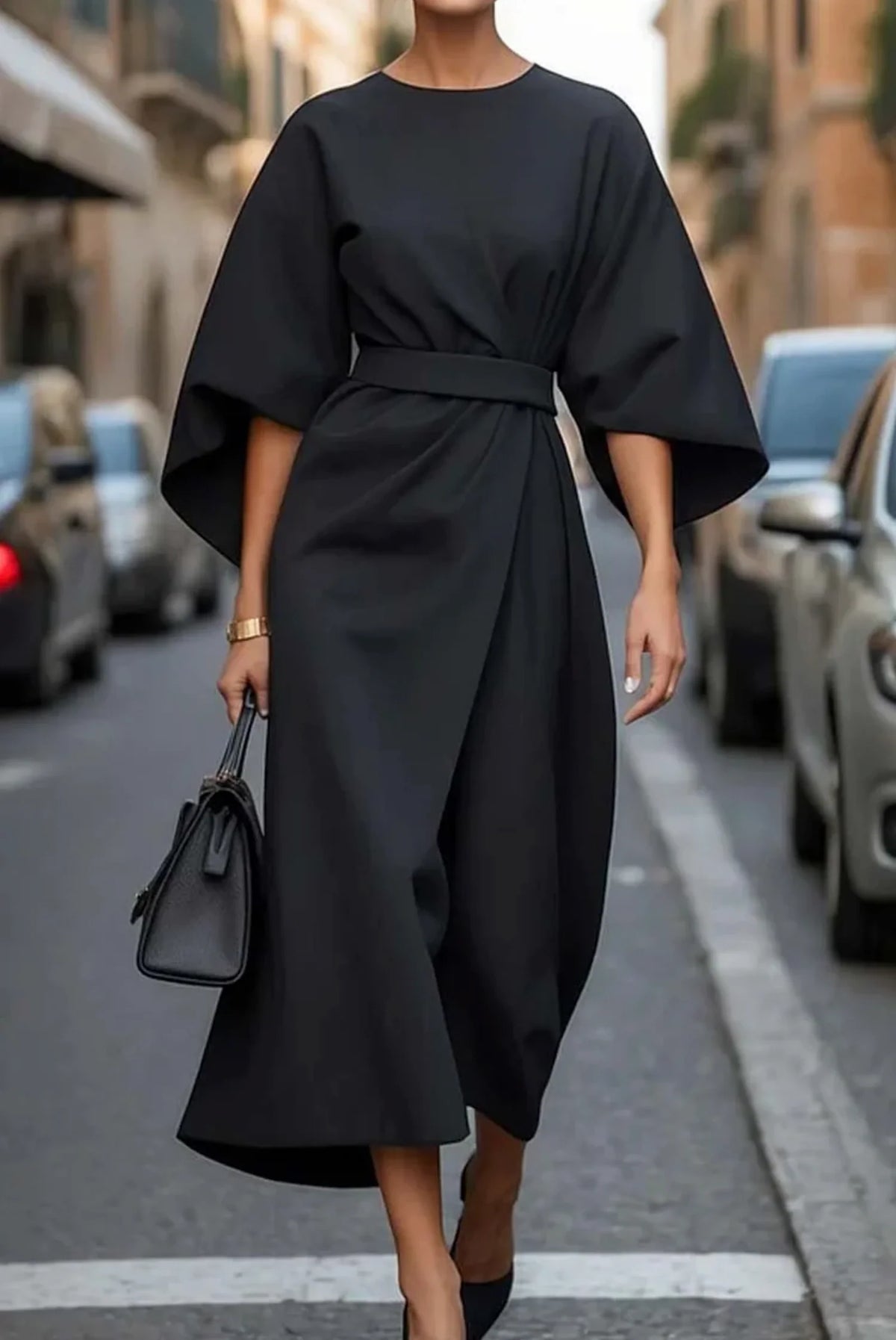 Elegantní midi šaty s rozšířenými rukávy a integrovaným páskem, ideální pro výjimečné příležitosti 3