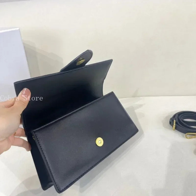 Elegantní dámská kabelka přes rameno z umělé kůže - nadčasový černý design 6