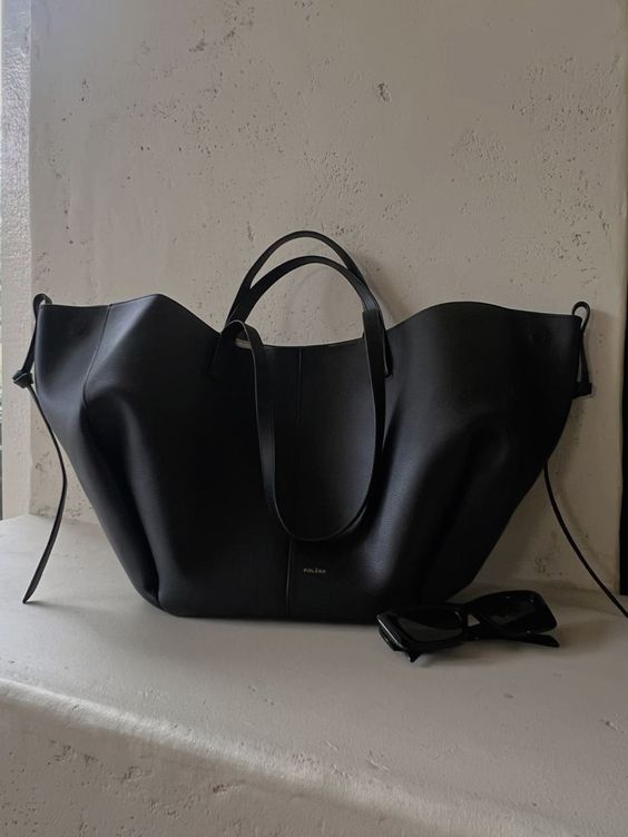 Elegantní kožená taška s velkou kapacitou 10