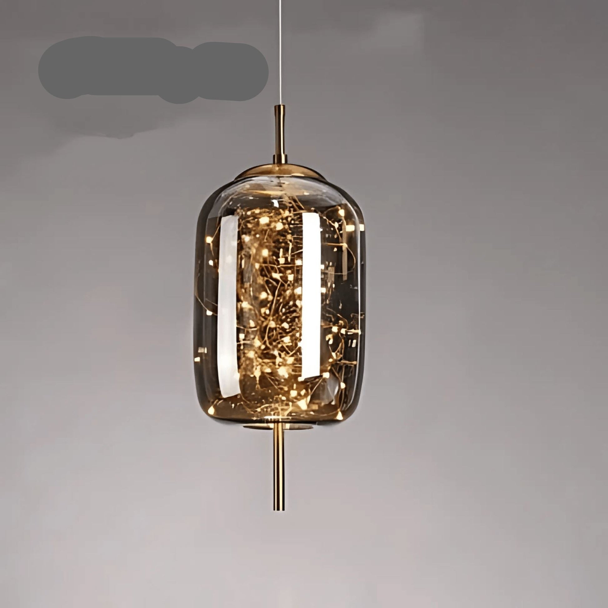Elegantní závěsná lampa se skleněným stínidlem a motivem víly 0