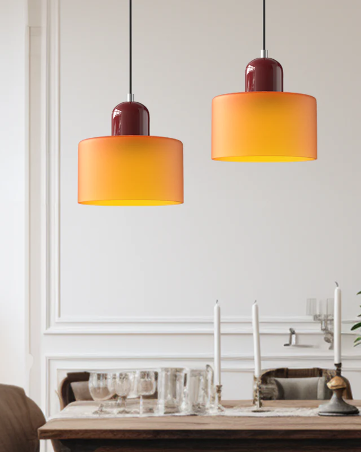 Elegantní závěsná lampa se sochařskou siluetou 2