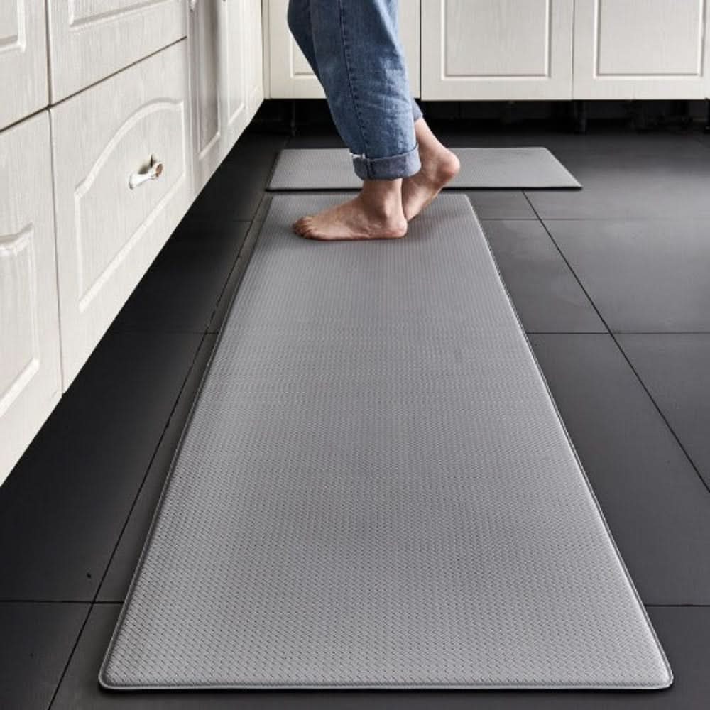 Ergonomická protiskluzová kuchyňská rohož s voděodolnou úpravou v moderním tmavě š 8