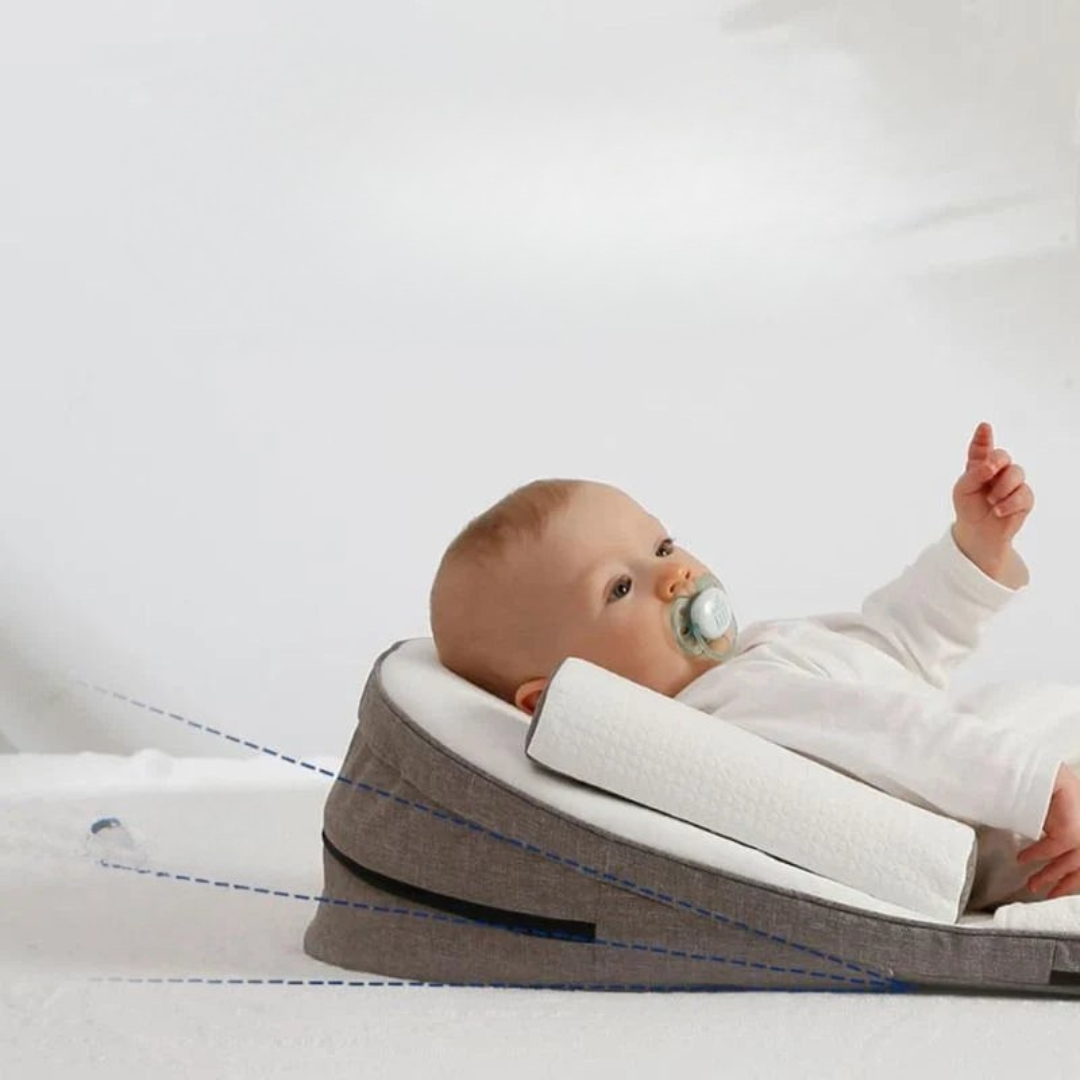Hypoalergenní klínový polštář pro miminka s ergonomickou oporou - bezpečné spaní na boku, prodyšná pěna a bavlna 2
