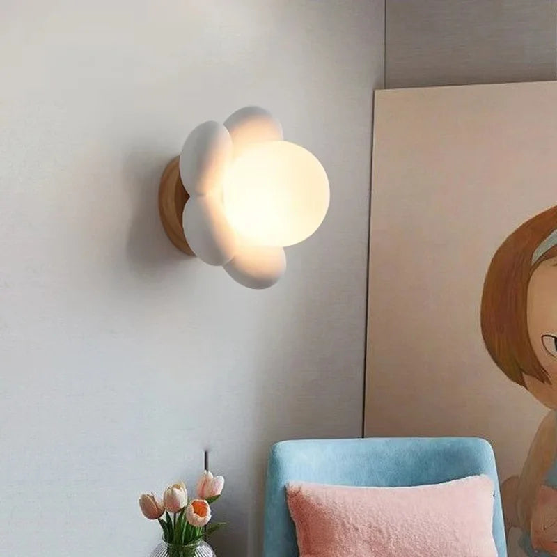 Krémová nástěnná lampa Romantické osvětlení 0