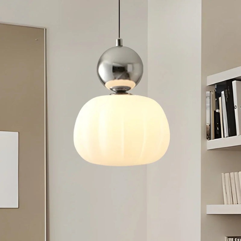 Krémová závěsná lampa ve stylu art deco – styl a sofistikovanost 13