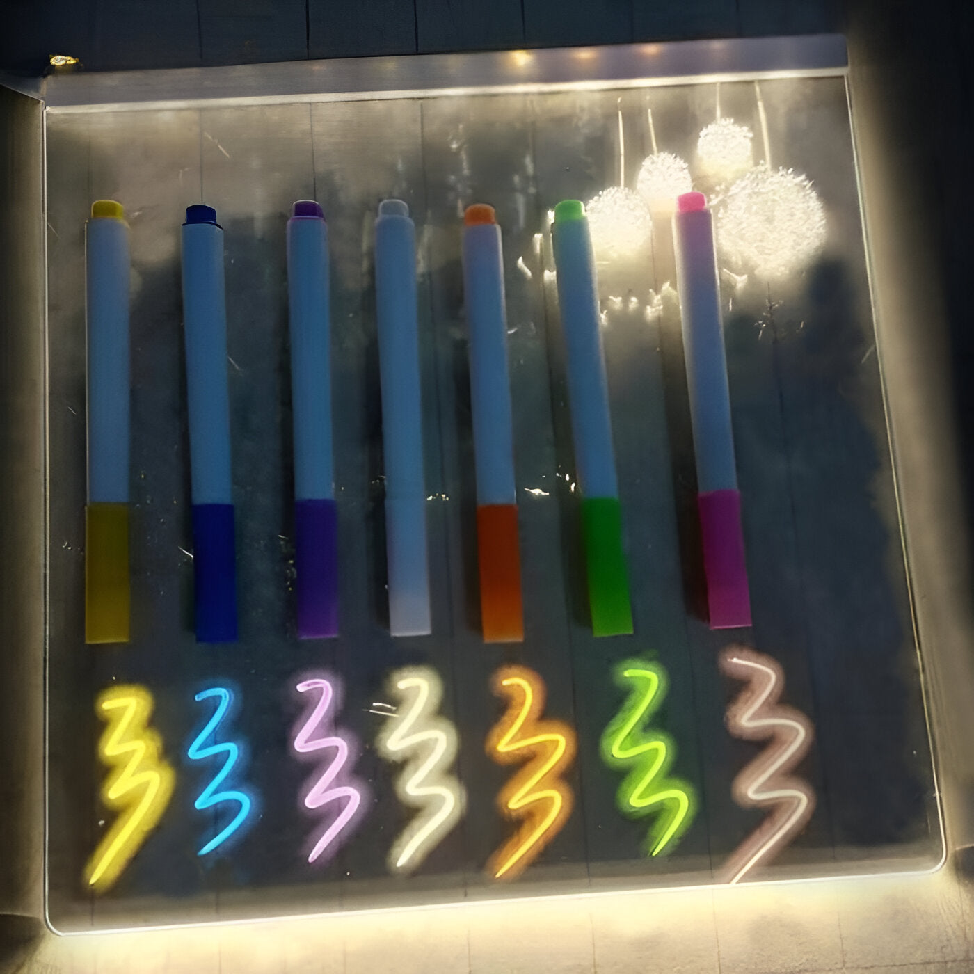 LED nástěnka s 7barevným popisovačem – kreativní nástroj pro domácnost i kancelář 2