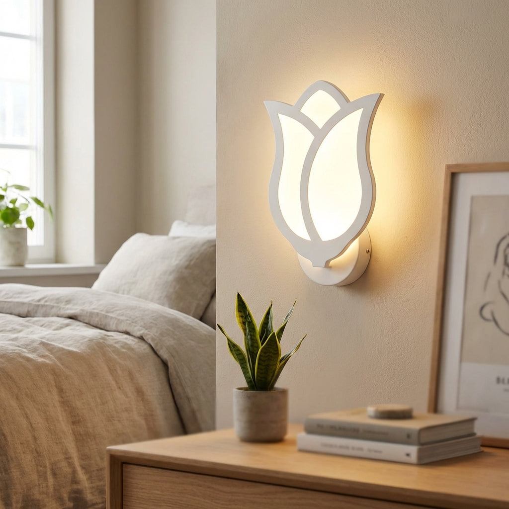 LED nástěnné svítidlo s květinovým vzorem – energeticky úsporný hliník a akryl do ložnice 1
