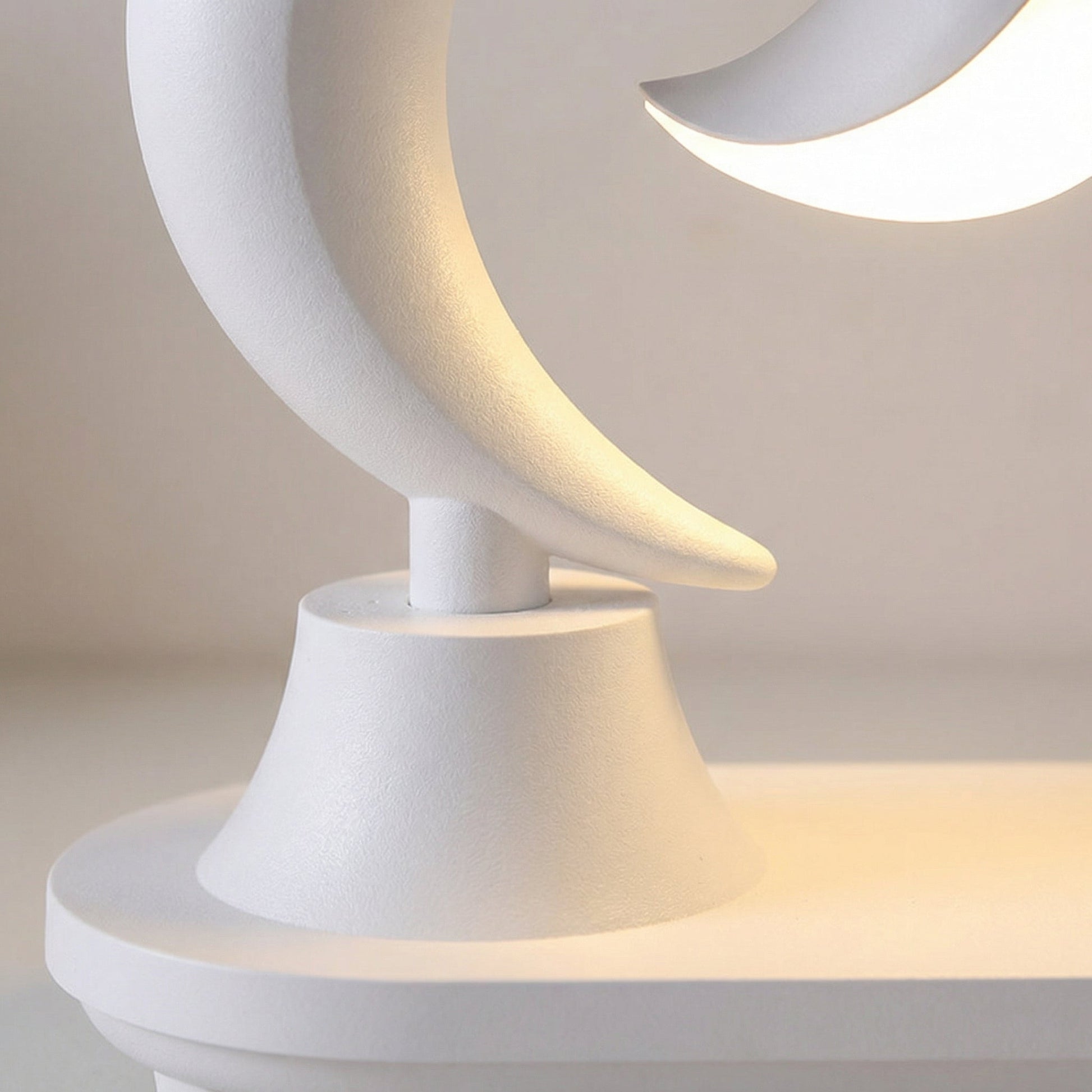 LED noční světlo s Bluetooth a bezdrátovým nabíjením – Kompaktní noční lampička do ložnice s teplým světlem 3