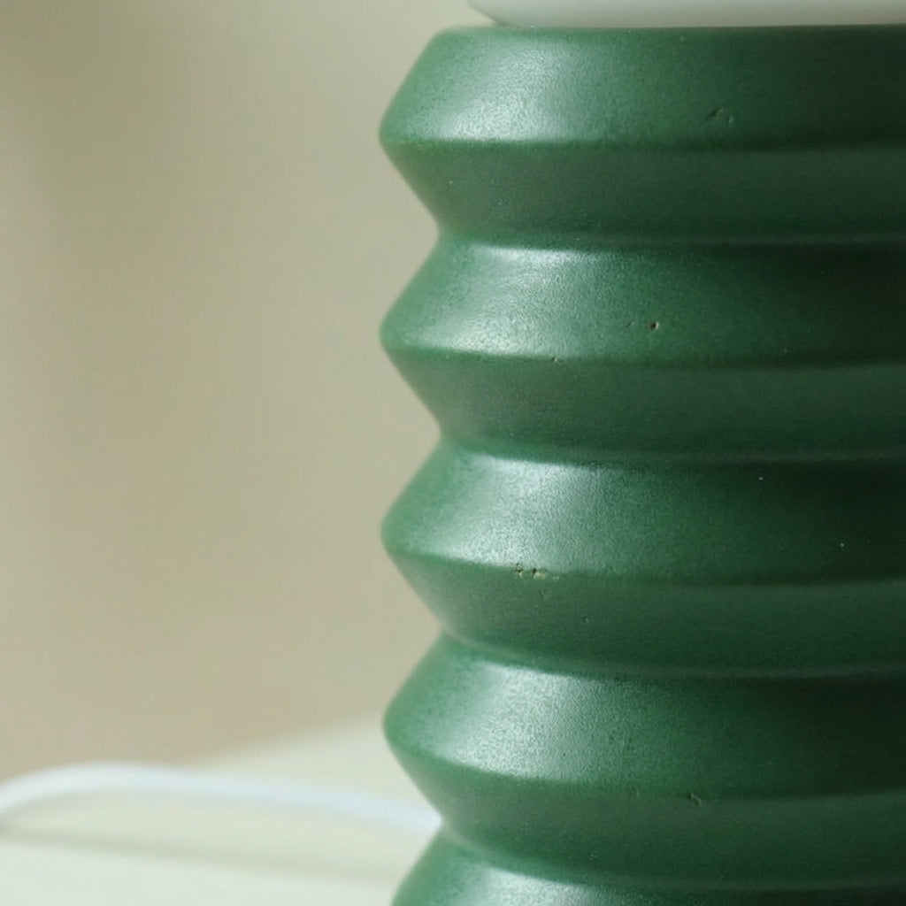 LED stolní lampa s matným stínidlem a dřevěnou základnou – vintage minimalistická stolní lampa do obývacího pokoje 3