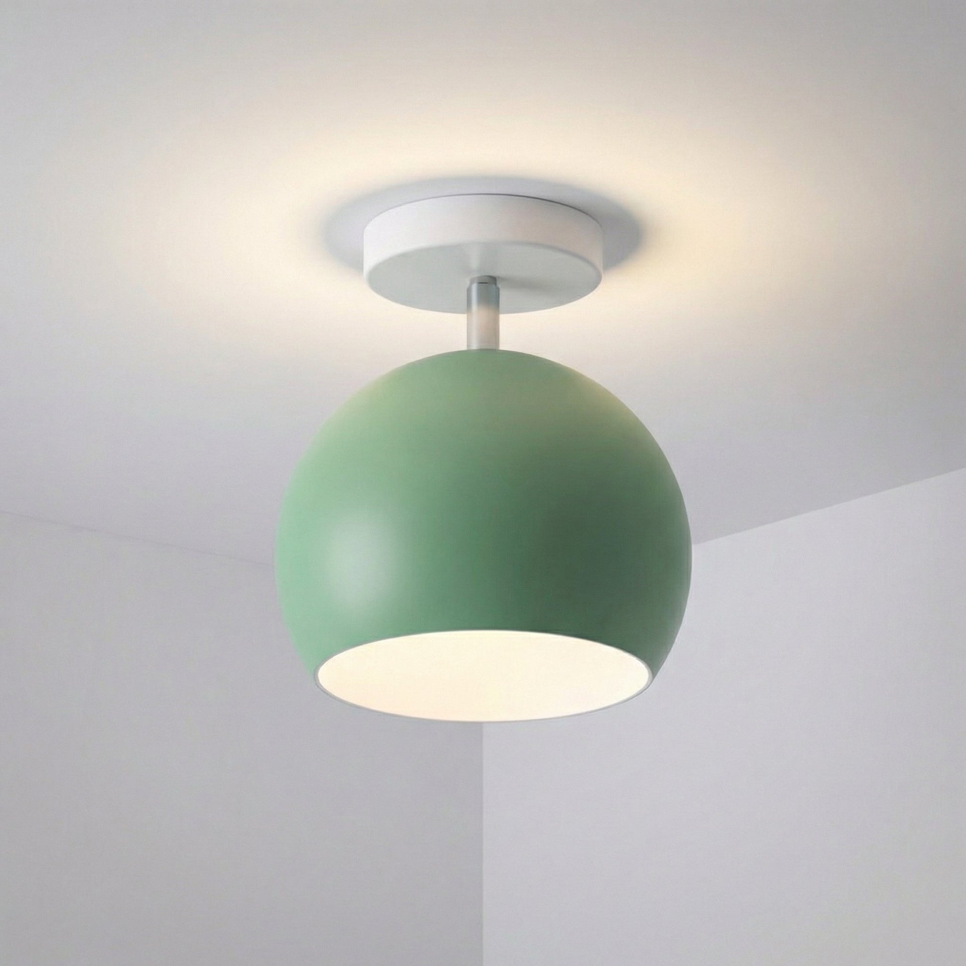 LED stropní svítidlo s kompaktním profilem a kulatou siluetou – moderní svítidlo pro nízké stropy 5