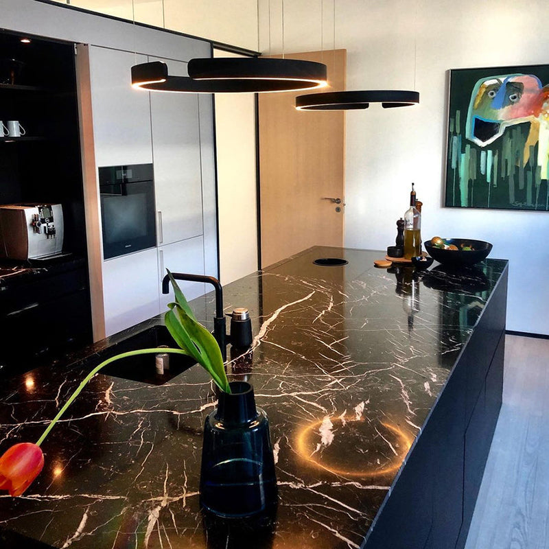 LED stropní svítidlo se stmívatelnou funkcí a nastavitelnou výškou – moderní design v černé a zlaté barvě 7