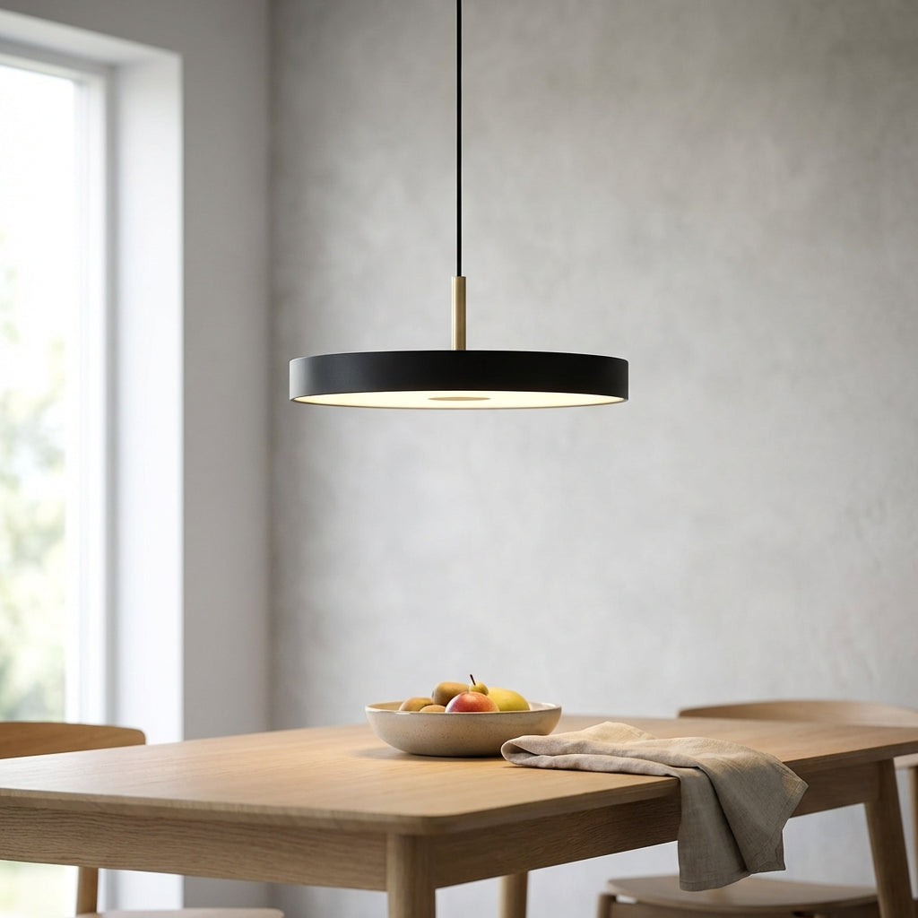 LED závěsná lampa s kovovou povrchovou úpravou a futuristickým designem – energeticky úsporné osvětlení do obývacího pokoje 1