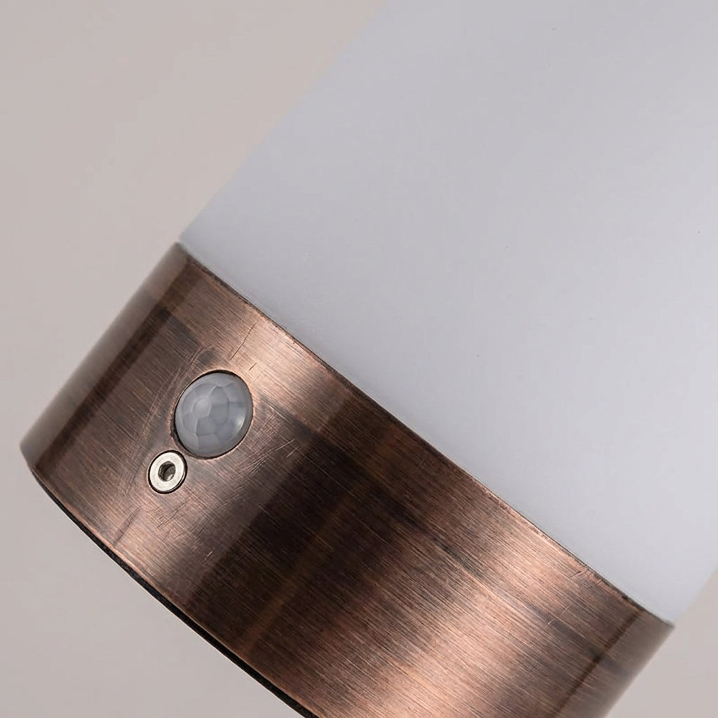 Lampa na Noční Stolek s Pohybovým Senzorem a Teplým LED Světlem – Bezdrátová, Moderní Design 3