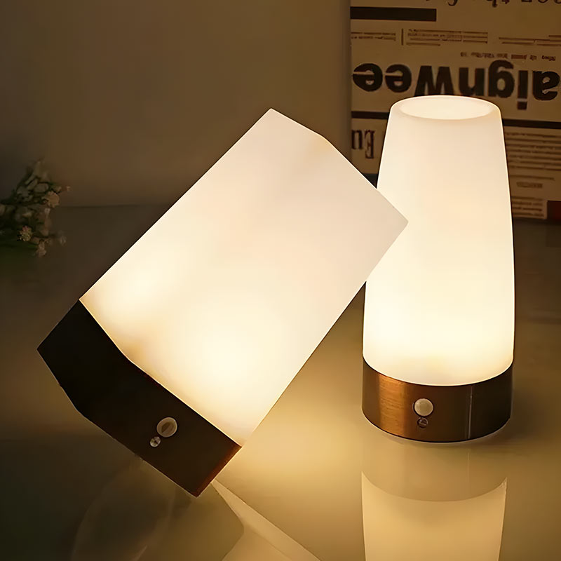 Lampa na Noční Stolek s Pohybovým Senzorem a Teplým LED Světlem – Bezdrátová, Moderní Design 4