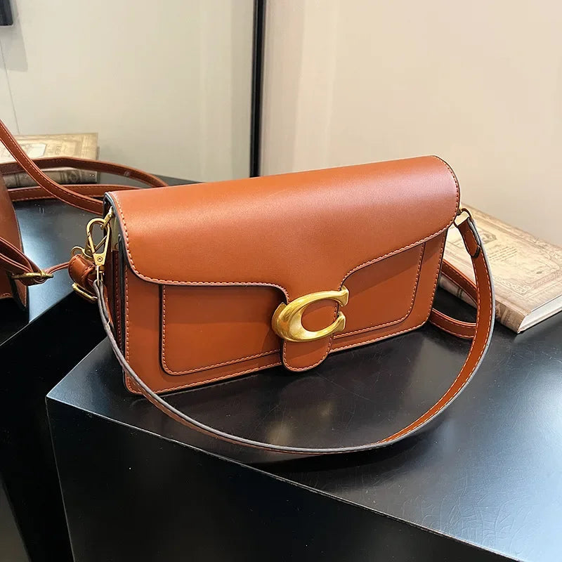 Minimalistická čtvercová kabelka přes rameno a crossbody 1