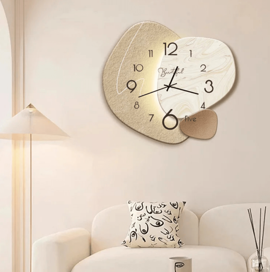Minimalistické nástěnné hodiny s luxusním designem 0