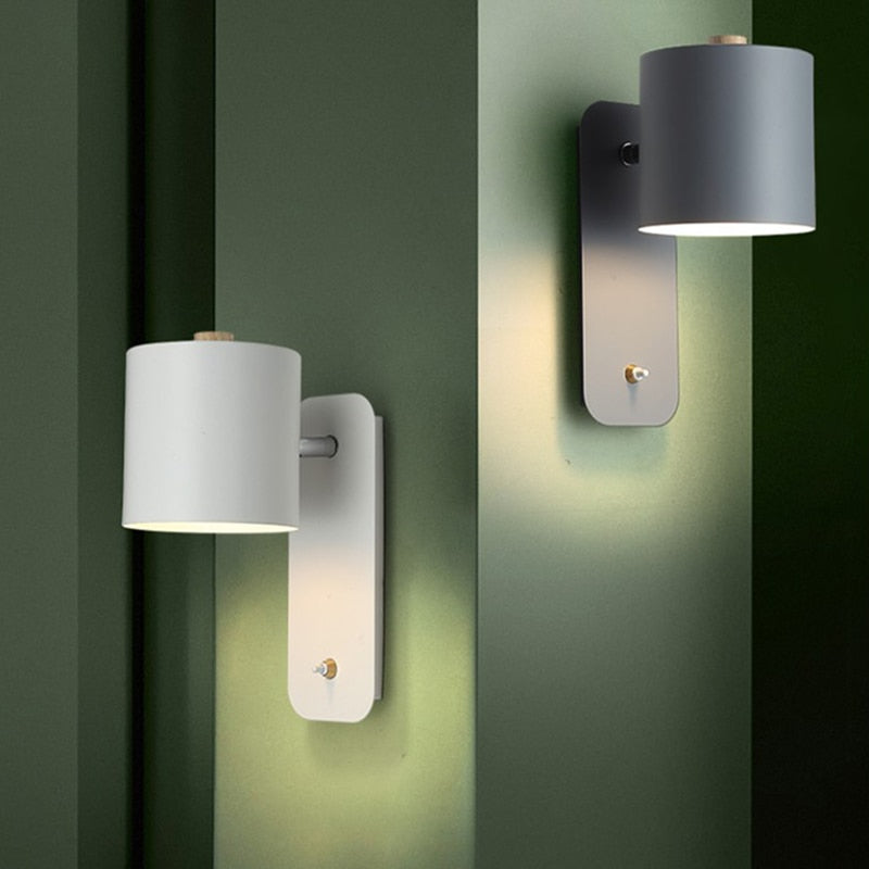Moderní LED nástěnné svítidlo s vestavěným vypínačem – elegantní kovový design do interiéru 1
