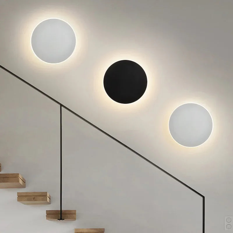 Moderní kulatá LED nástěnná lampa s lesklým efektem 1